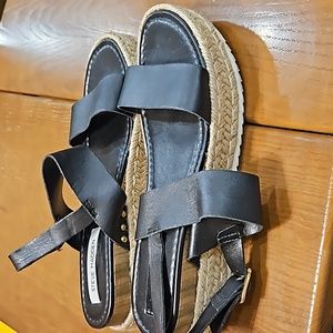 Women sandals